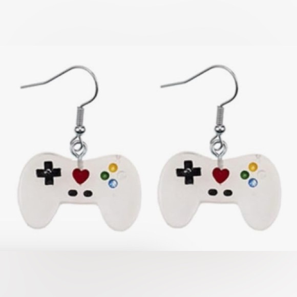 NWT - Video Game Controller 3D Resin Dangle Earrings Set w/ Heart - White - Picture 1 of 1
